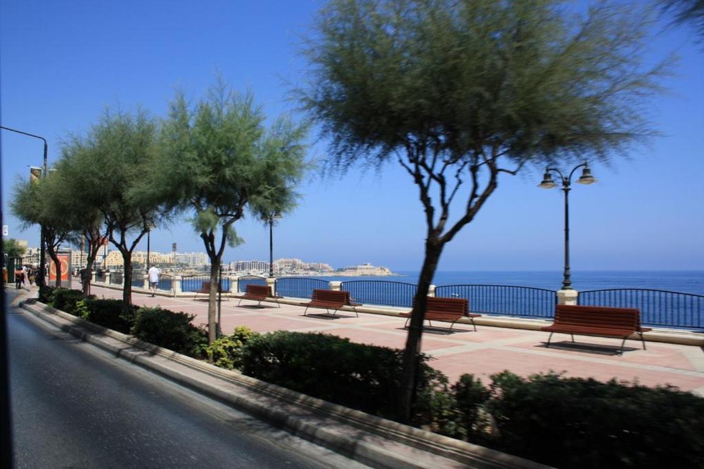 Central Sliema 3-Bedroom Retreat Luaran gambar